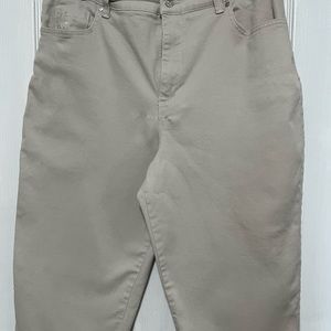 Gloria Vanderbilt All Around Slimming Capris -Beige 16